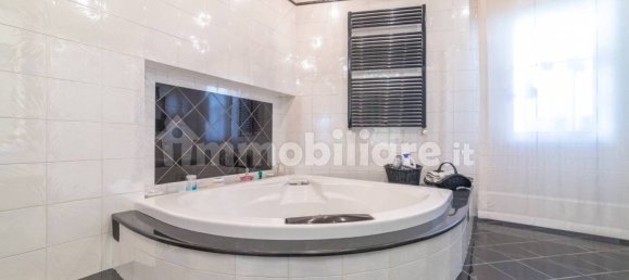 3 Schlafzimmer Villa in Rome, Italy, Nr. 16279 21