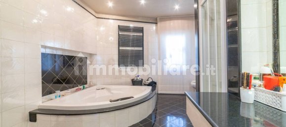 3 Schlafzimmer Villa in Rome, Italy, Nr. 16279 20