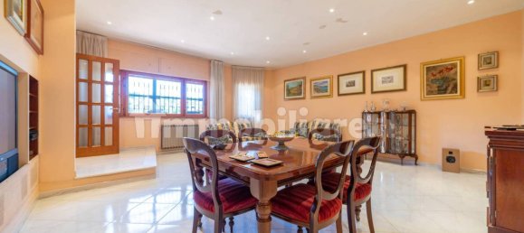 3 Schlafzimmer Villa in Rome, Italy, Nr. 16279 10