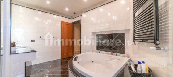 3 Schlafzimmer Villa in Rome, Italy, Nr. 16279 22