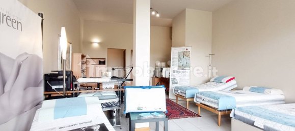 1-salle Propriété commerciale à Cerro Maggiore, Italy No. 323504 3