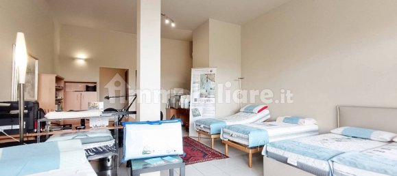 1-salle Propriété commerciale à Cerro Maggiore, Italy No. 323504 2