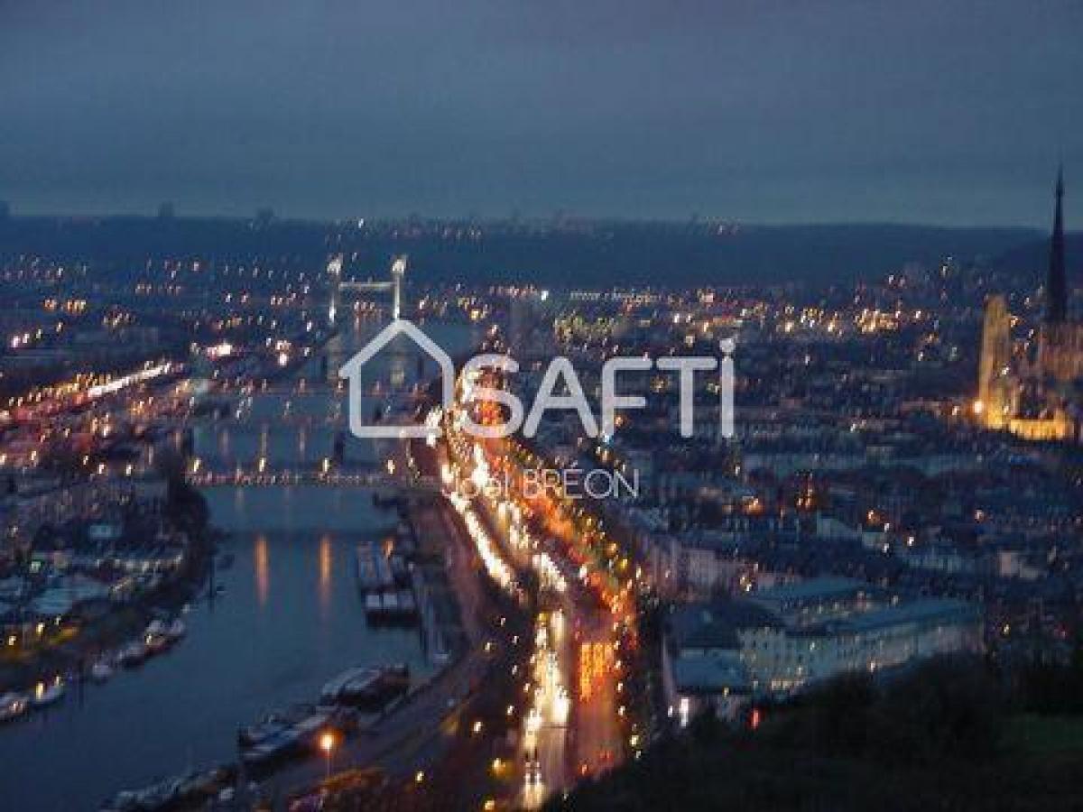 400m² Office in Rouen, France No. 19310