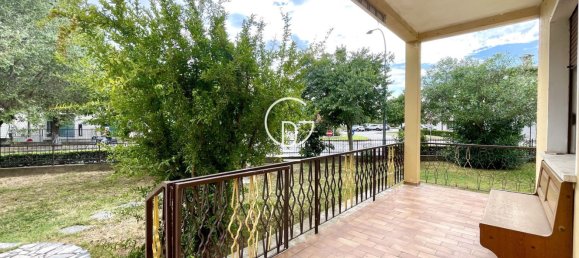 4غرفة فيلا في Desenzano del Garda, Italy رقم 279459 5