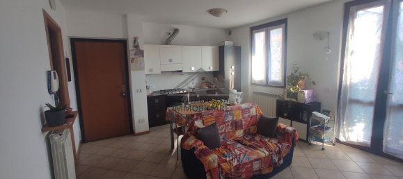 3-salle Appartement à Zandobbio, Italy No. 220030 11