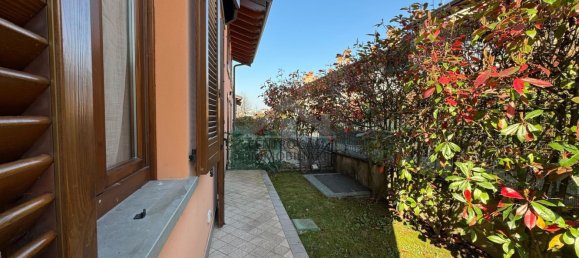 3-salle Appartement à Zandobbio, Italy No. 220030 44