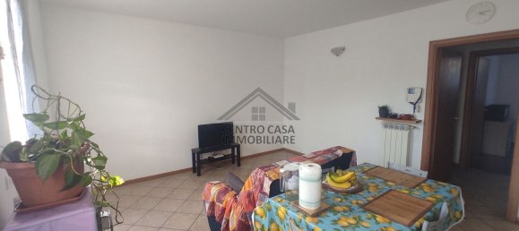 3-salle Appartement à Zandobbio, Italy No. 220030 4