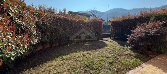 3-salle Appartement à Zandobbio, Italy No. 220030 34