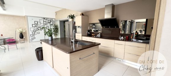 3 chambres Maison à Sainte-Savine, France No. 63336 7