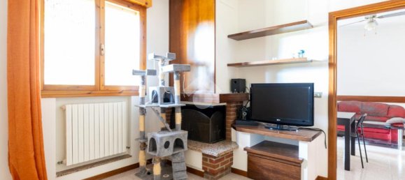 2 Schlafzimmer Wohnung in Vignola, Italy, Nr. 329384 8