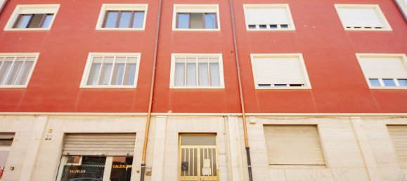 3-salle Appartement à Cagliari, Italy No. 285138 11