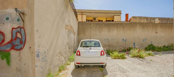 3-salle Appartement à Cagliari, Italy No. 285138 9