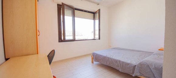 3-salle Appartement à Cagliari, Italy No. 285138 5