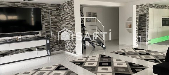 3 bedrooms House in Denain, France No. 66888 10