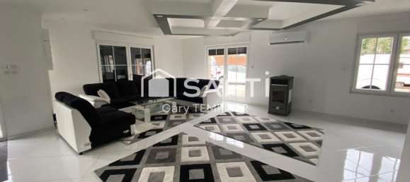 3 bedrooms House in Denain, France No. 66888 3