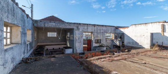 584m² Warehouse in Alcanena, Portugal No. 15258 4
