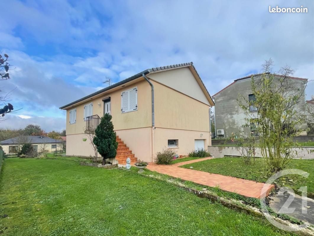 3 bedrooms House in Pontoy, France No. 247634