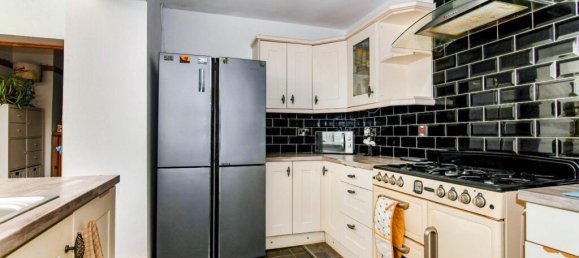 House in Barnstaple, United Kingdom No. 2092 7