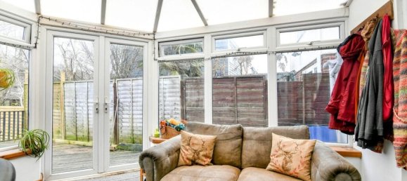 House in Barnstaple, United Kingdom No. 2092 6