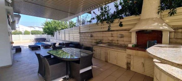 4 bedrooms House in Nicosia, Cyprus No. 10805 4