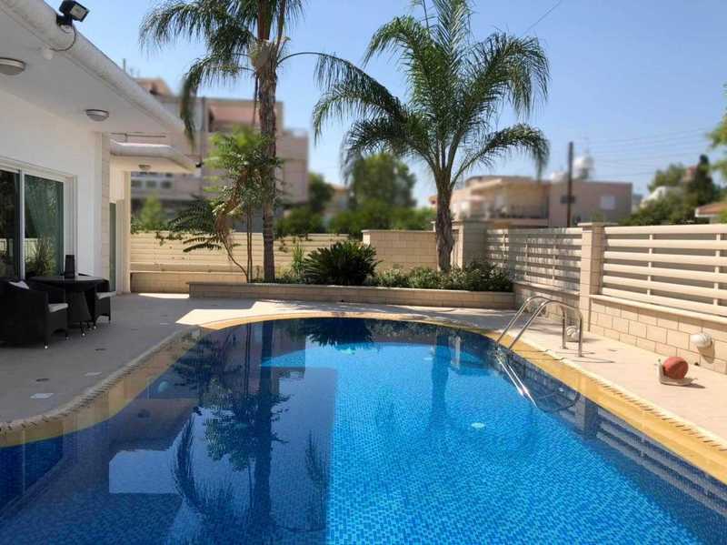 4 bedrooms House in Nicosia, Cyprus No. 10805