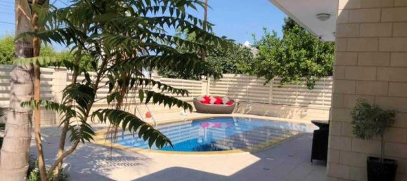 4 bedrooms House in Nicosia, Cyprus No. 10805 5