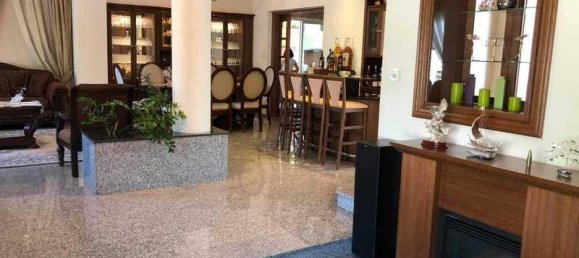 4 bedrooms House in Nicosia, Cyprus No. 10805 8