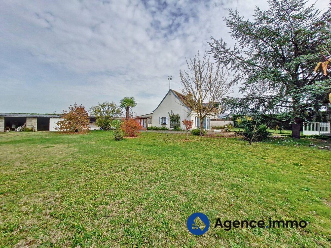 3 chambres Maison à Benais, France No. 39930
