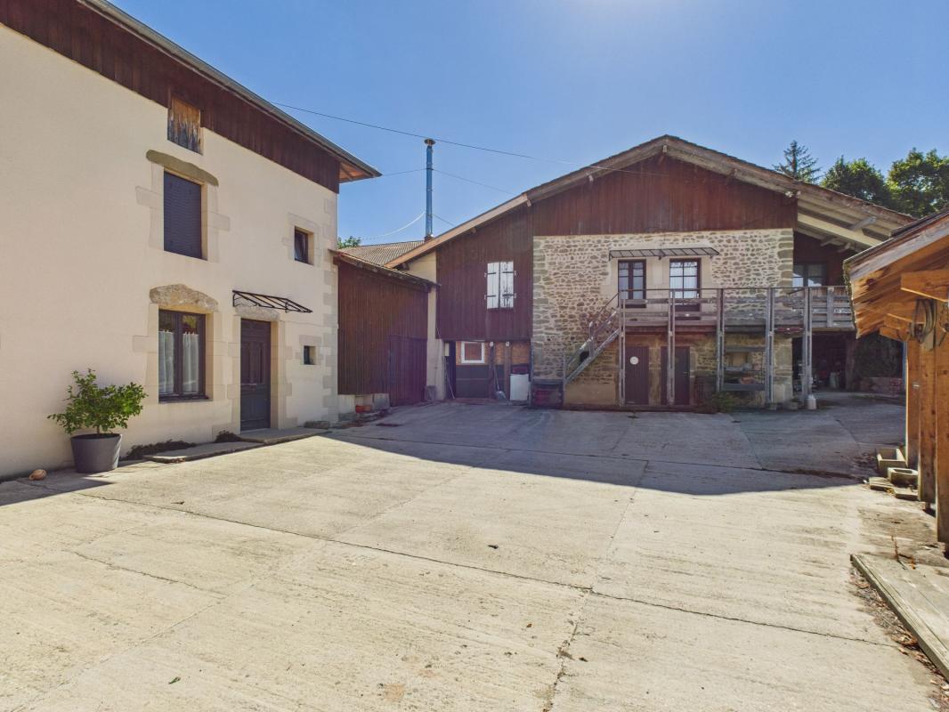 6 bedrooms Apartment in Isere, France No. 316169