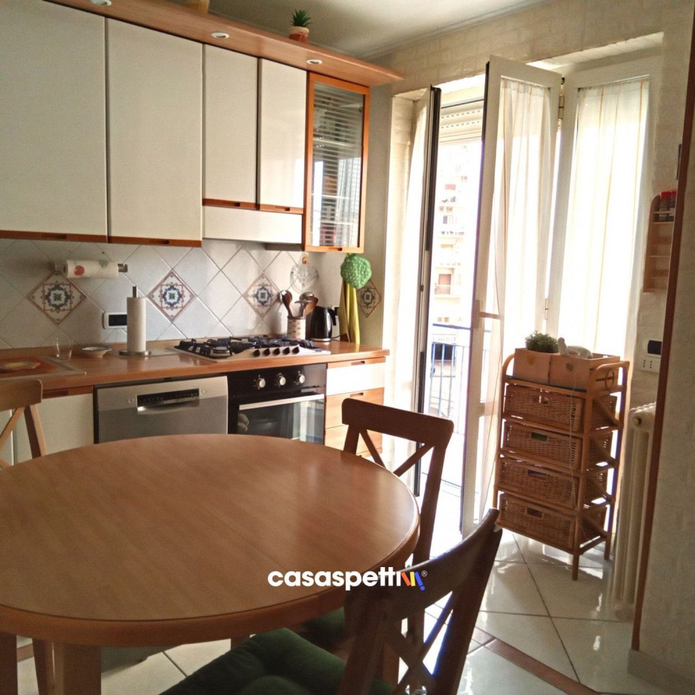 Apartamento de 4 divisões em Naples, Italy N.º 32100