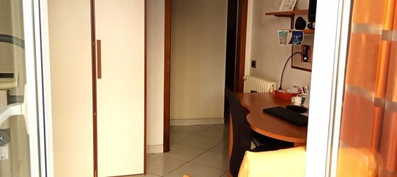Apartamento de 4 divisões em Naples, Italy N.º 32100 11