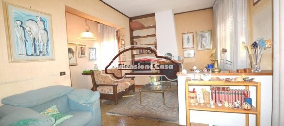 9-salle Villa à Lucca, Italy No. 13877 10