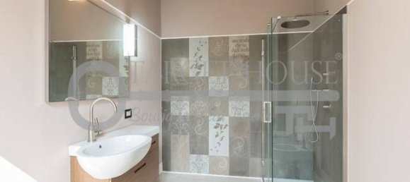 5 bedrooms Villa in Stresa, Italy No. 132562 14