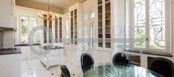 5 bedrooms Villa in Stresa, Italy No. 132562 2