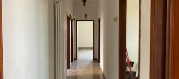 5 rooms Apartment in Castelfiorentino, Italy No. 45001 2