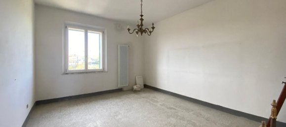 5 rooms Apartment in Castelfiorentino, Italy No. 45001 20