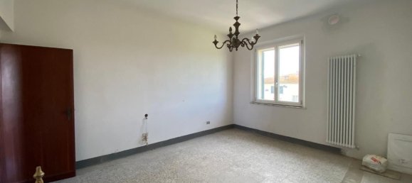 5 rooms Apartment in Castelfiorentino, Italy No. 45001 23