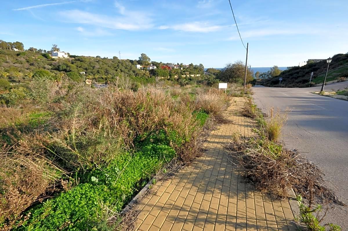 627m² Land in Cadiz, Spain No. 111202