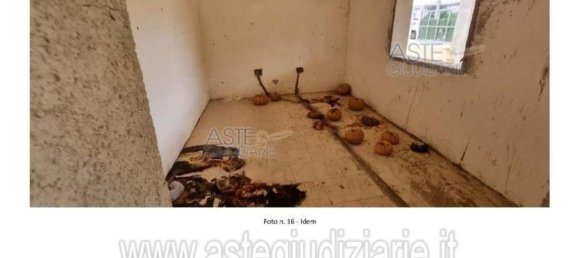 3 bedrooms House in Vittoria, Italy No. 348386 16