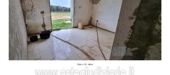 3 bedrooms House in Vittoria, Italy No. 348386 15