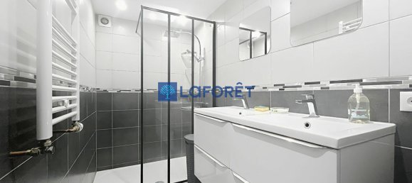 6 bedrooms House in Morangis, France No. 140729 10