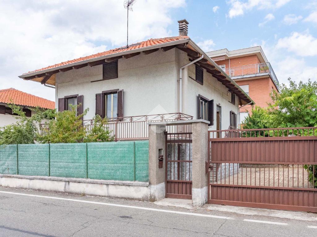 2 bedrooms House in Cirié, Italy No. 282534
