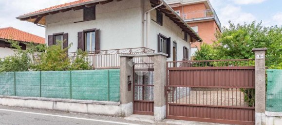 2 bedrooms House in Cirié, Italy No. 282534 4