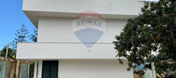 5 rooms Villa in Palermo, Italy No. 39286 2