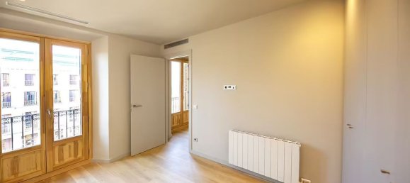 2 bedrooms Apartment in Ciutat Vella, Spain No. 25637 18