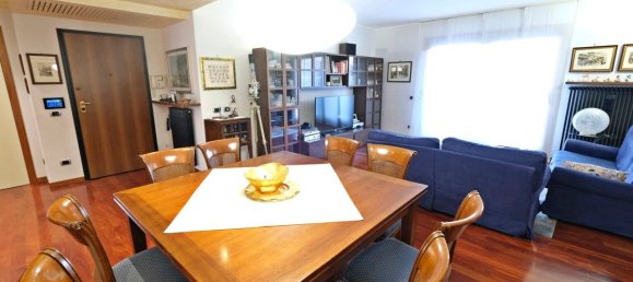 Apartamento de 3 dormitorios en Verona, Italy No. 196666 5