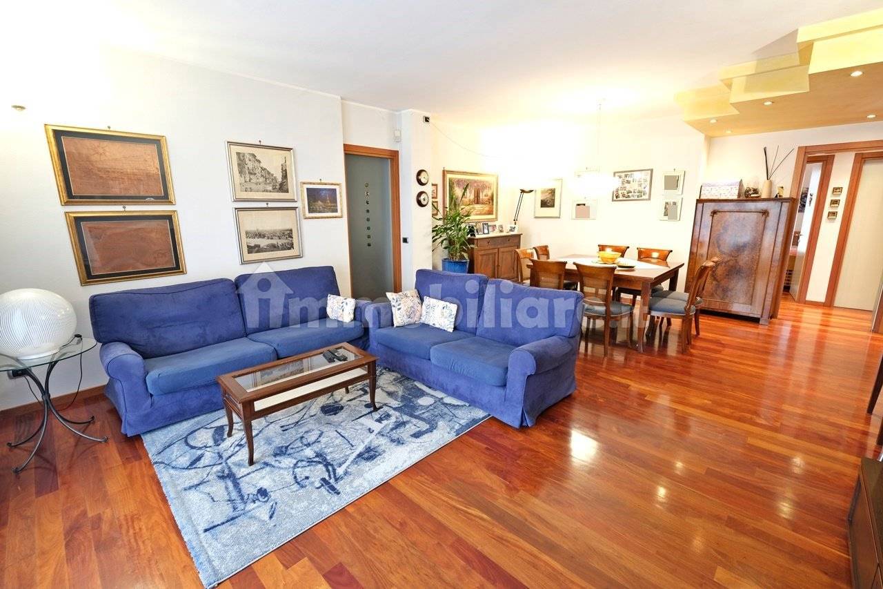 Apartamento de 3 dormitorios en Verona, Italy No. 196666