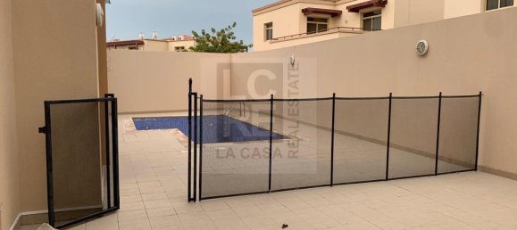 5 bedrooms Villa in Al Raha Golf Gardens, UAE No. 6017 17