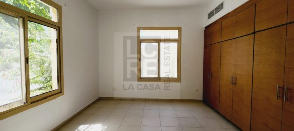 5 bedrooms Villa in Al Raha Golf Gardens, UAE No. 6017 22