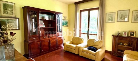 3 bedrooms House in Massa, Italy No. 349432 6